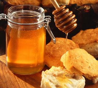 Raw Honey: Liquid Gold in Your Pantry