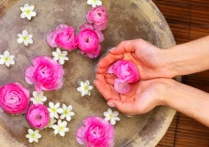 The Amazing Healing Properties of Rosewater For Beautiful Healthy Skin