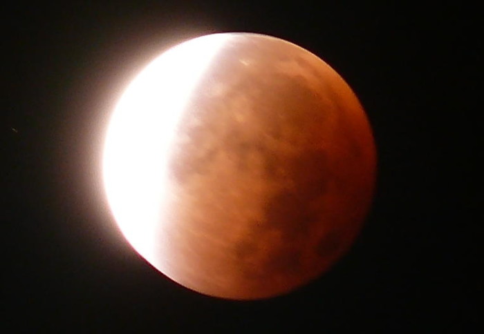 Watch This Incredible Time Lapse of the Rare Lunar Eclipse