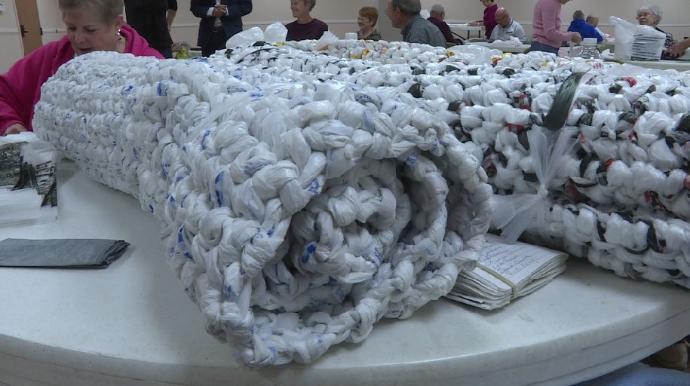Nebraskan Woman Is Weaving Hundreds Of Mats From Plastic Bags For The Homeless