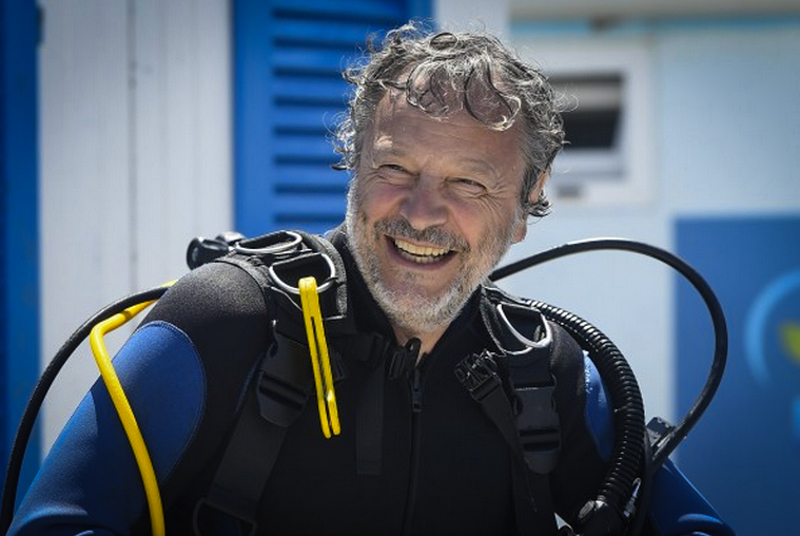 8 MindBlowing Photos Of The World’s First Underwater Greenhouses