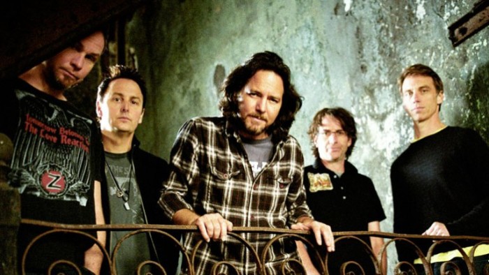 Pearl Jam Donates $385K In Aid To Flint, Michigan Residents