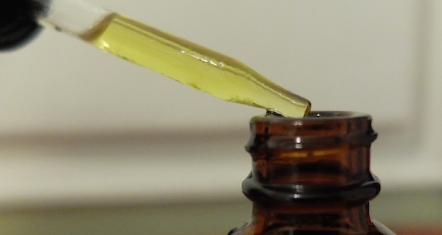 Illegal Cannabis Oil Cures a Dad’s Terminal Brain Cancer – Why He Continues Dosing