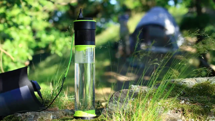 This Amazing Drinking Bottle Creates Water Out Of Thin Air!