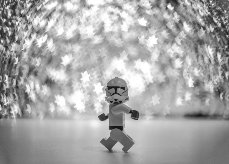 lego-starwars-stormtrooper-walking-toy-plastic
