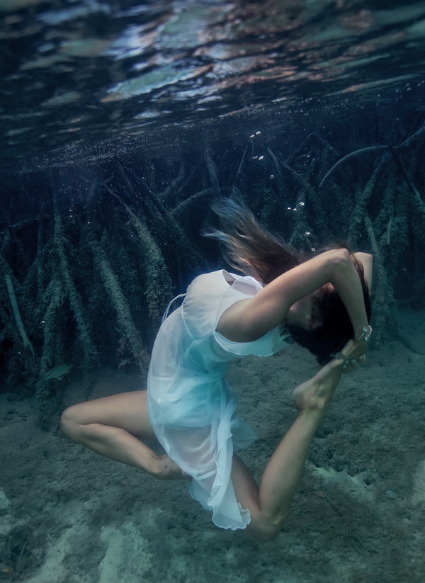 Джулия Хартманн Underwater
