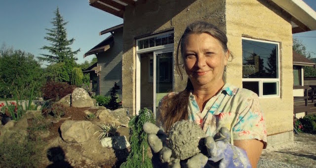 Pioneering Grandma Building Sustainable Tiny Hemp Homes