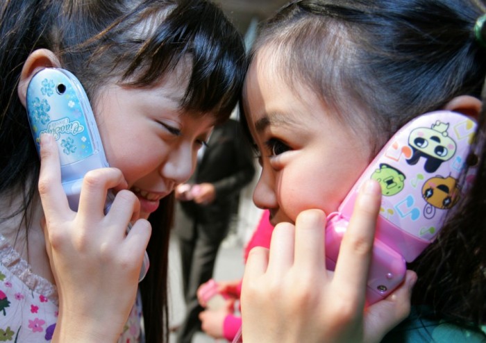 Pediatricians Warn Cell Phone Radiation Poses Cancer Risk to Children