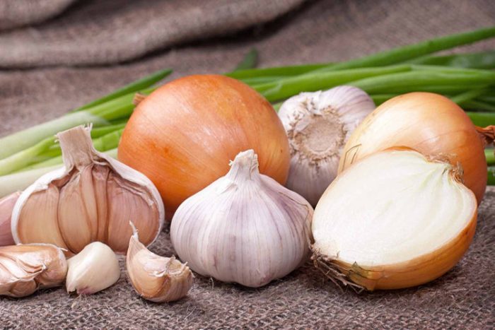 Study Finds Eating Onions and Garlic May Reduce Breast Cancer Risk