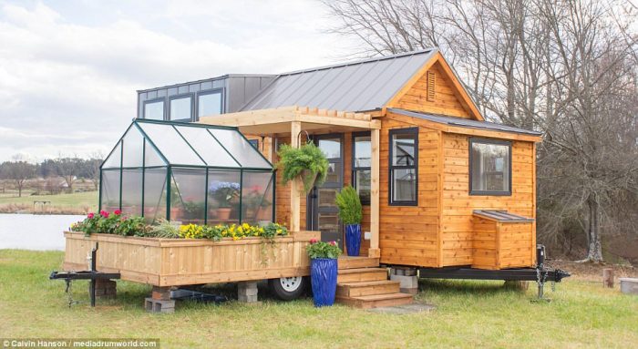 The Tiny Home That Comes With Its Own Mobile Greenhouse