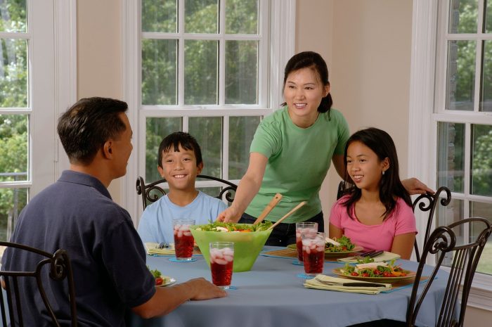Eating Together Results In Long-Term Physical and Mental Health Benefits