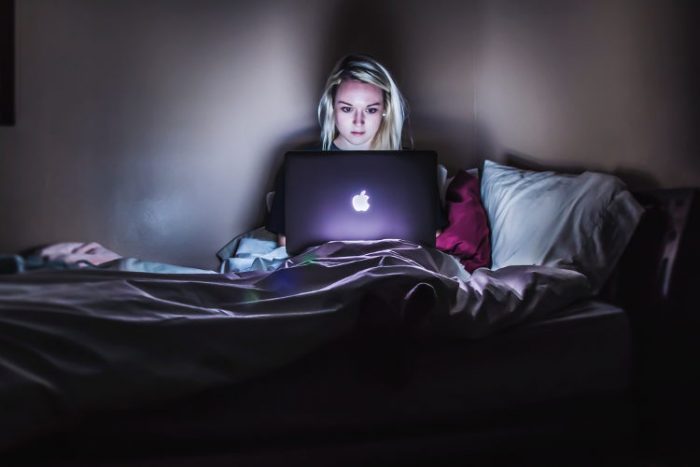 Internet Causes Sleep Deprivation, and Not Just in Teens, Study Shows