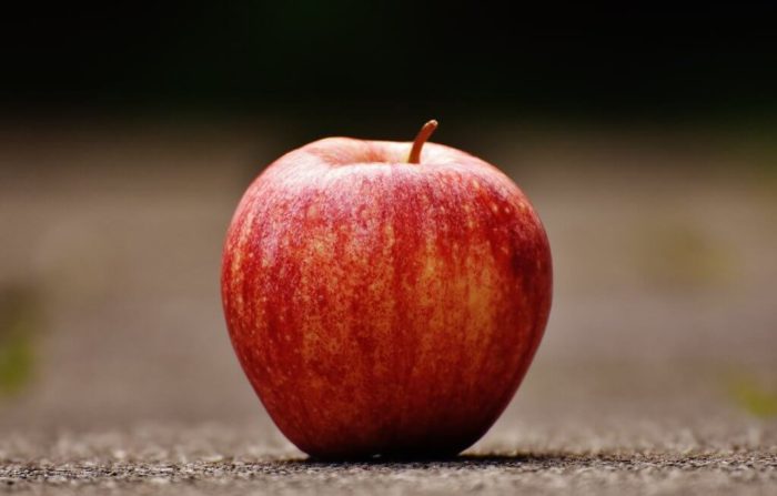 Study: One Apple Carries Roughly 100 Million Bacteria — Which Is A Good Thing