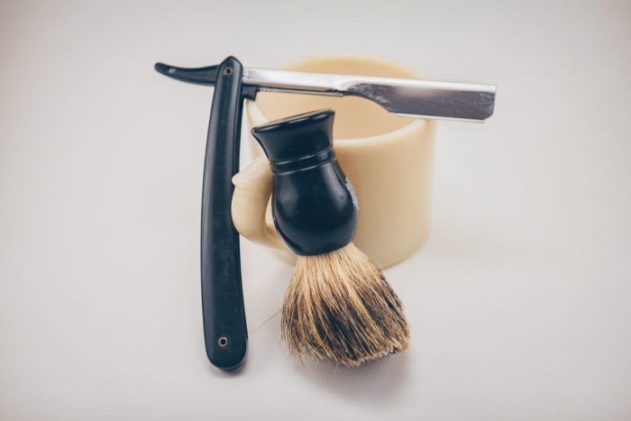 7 Advantages of Shaving With a Straight Razor