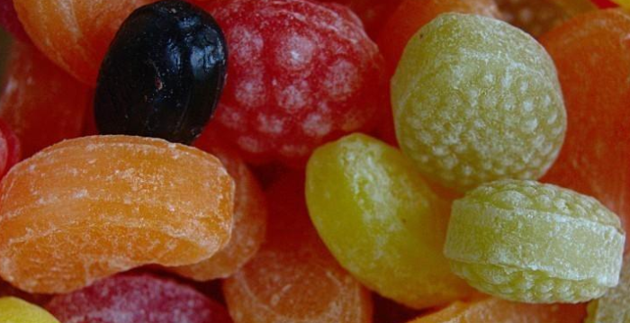 Study: Petroleum-Based Additives Are Being Heavily Used In Popular Children’s Foods & Candy