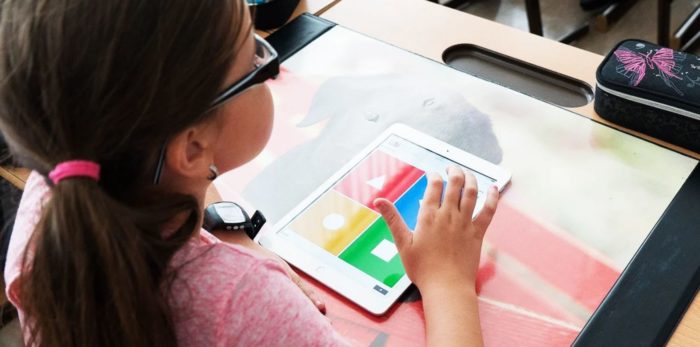 Sydney School Ditches “Distracting” iPads Reverts Back To Paper Textbooks