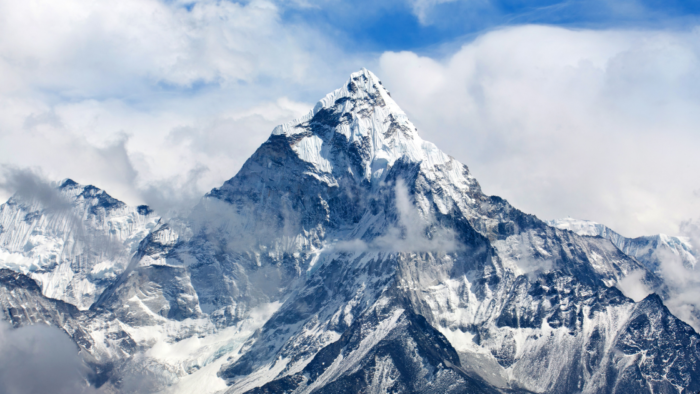 Scientists Find Microplastics Near Top of Mount Everest