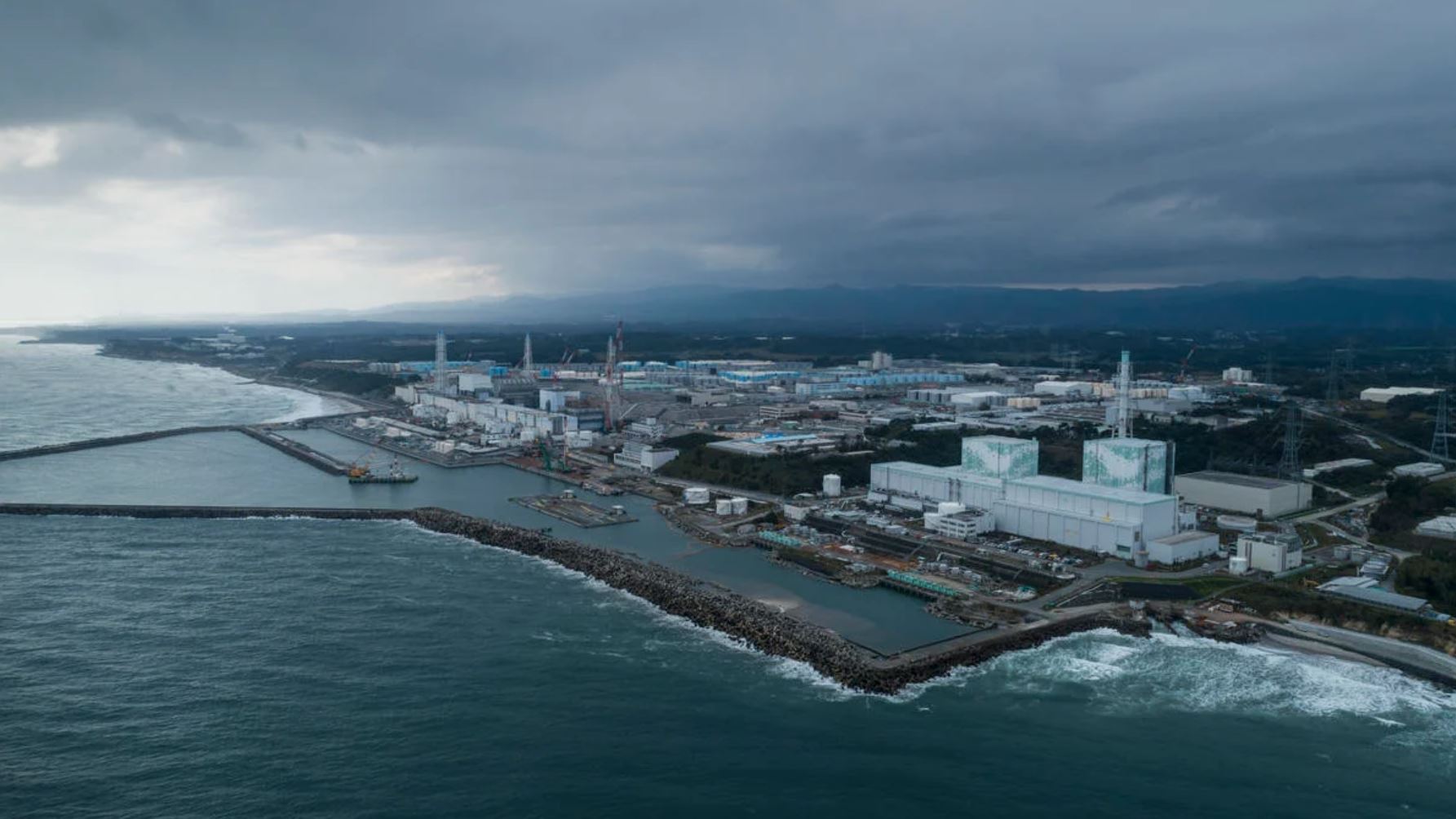 Plan to Discharge Fukushima Water Into Pacific Gets OK From Regulators Fuku-tmu