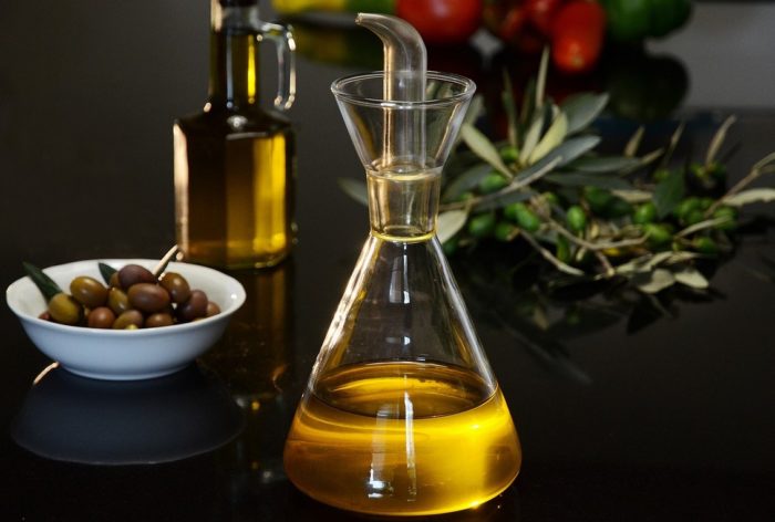 Best Healthy Cooking Oils: Top 5 Types Most Recommended For Meal Prep